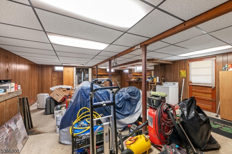 Barry Lakes - Residential