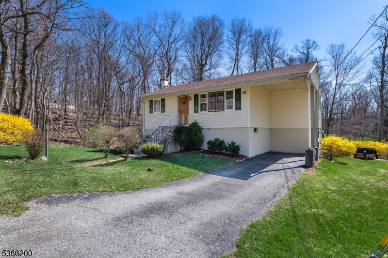 Barry Lakes - Residential