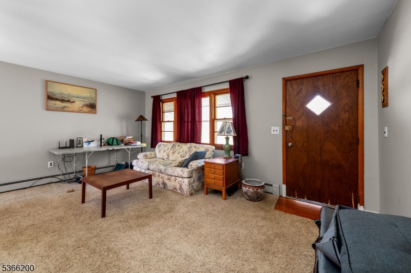 Barry Lakes - Residential