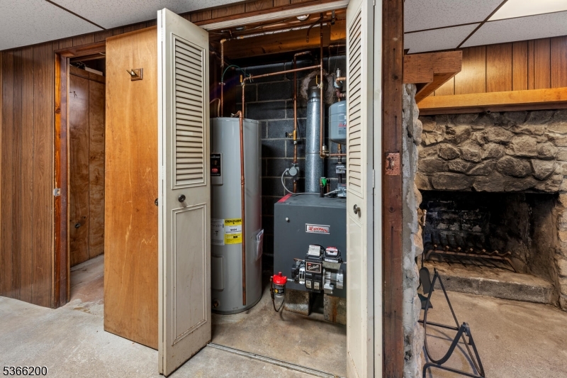 Barry Lakes - Residential