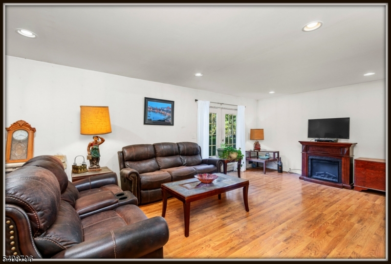 near KEMAH LAKE - Residential