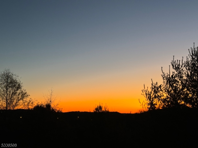 HUNTERS RIDGE - Residential