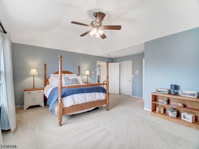 HUNTERS RIDGE - Residential