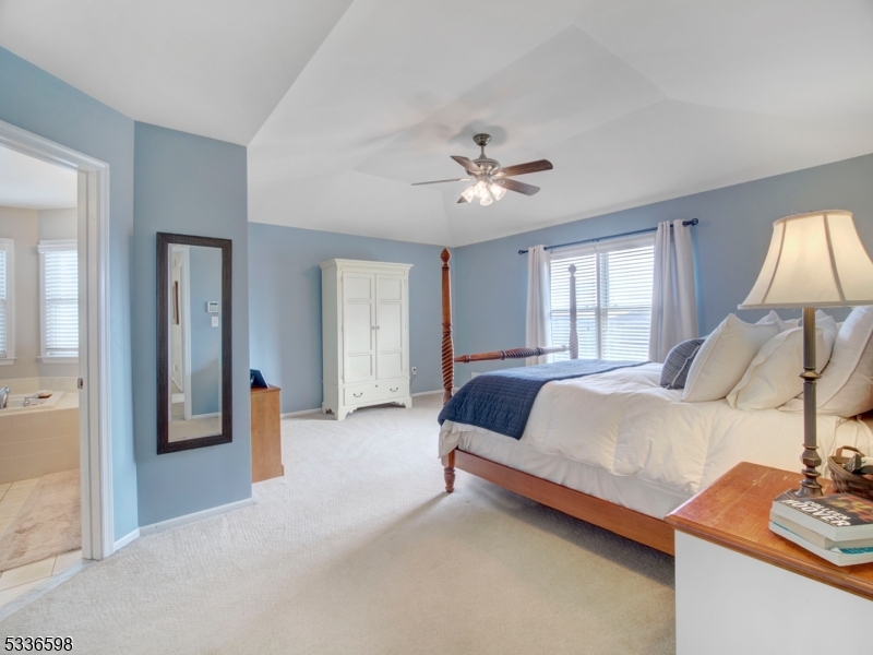 HUNTERS RIDGE - Residential