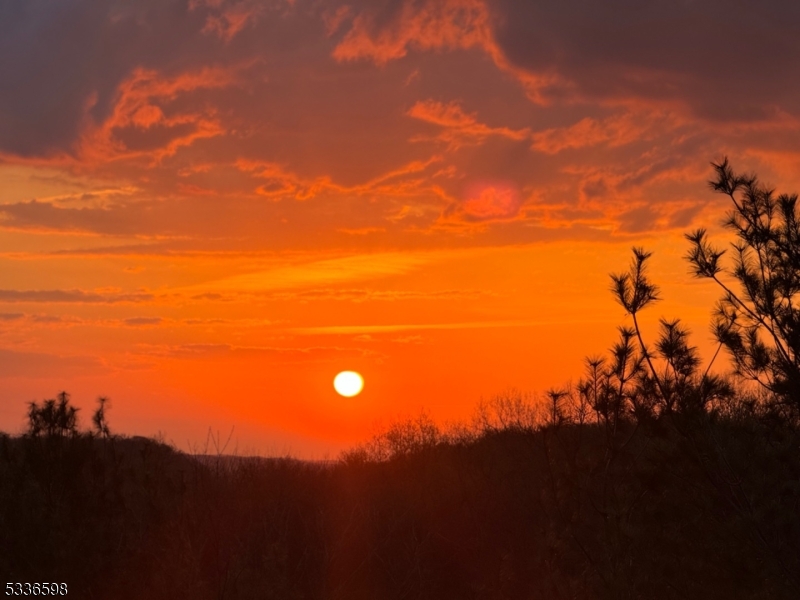 HUNTERS RIDGE - Residential