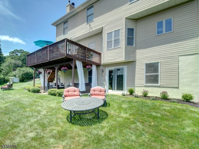 HUNTERS RIDGE - Residential