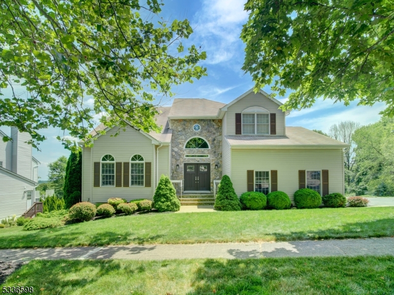 HUNTERS RIDGE - Residential