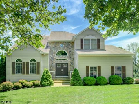 86 Fox Chase Ln Roxbury Twp. NJ 07852