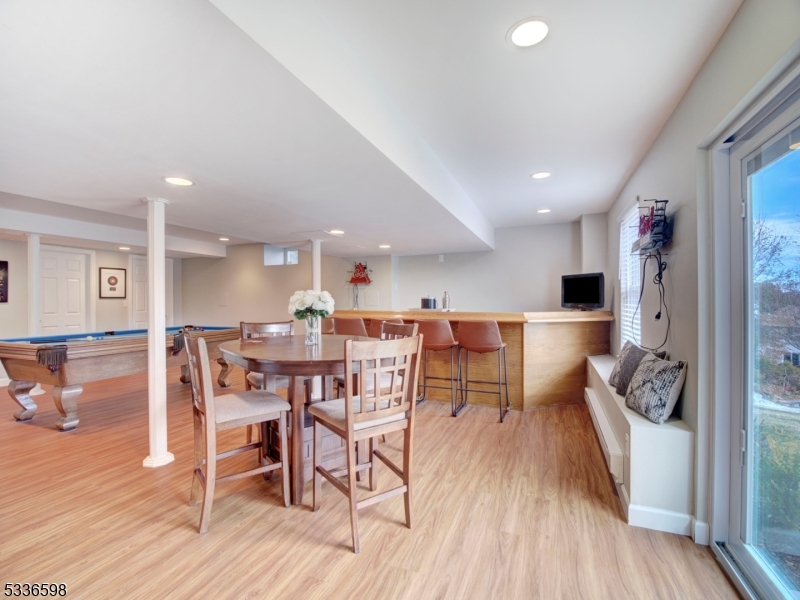 HUNTERS RIDGE - Residential