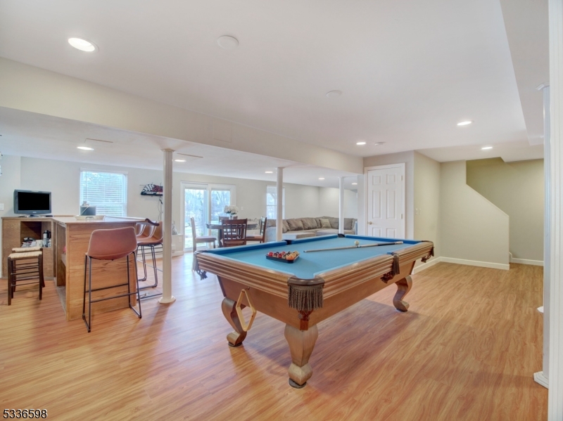 HUNTERS RIDGE - Residential