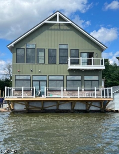 97 Sand Shore Rd