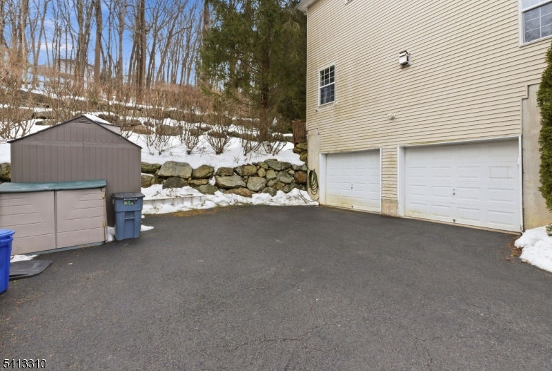 PANTHER VALLEY - Residential