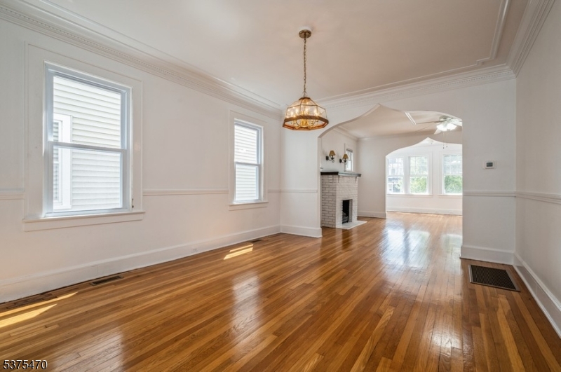 Somerville Boro, New Jersey 08876, United States, 2 Bedrooms Bedrooms, ,1 BathroomBathrooms,Residential,Pending,193848