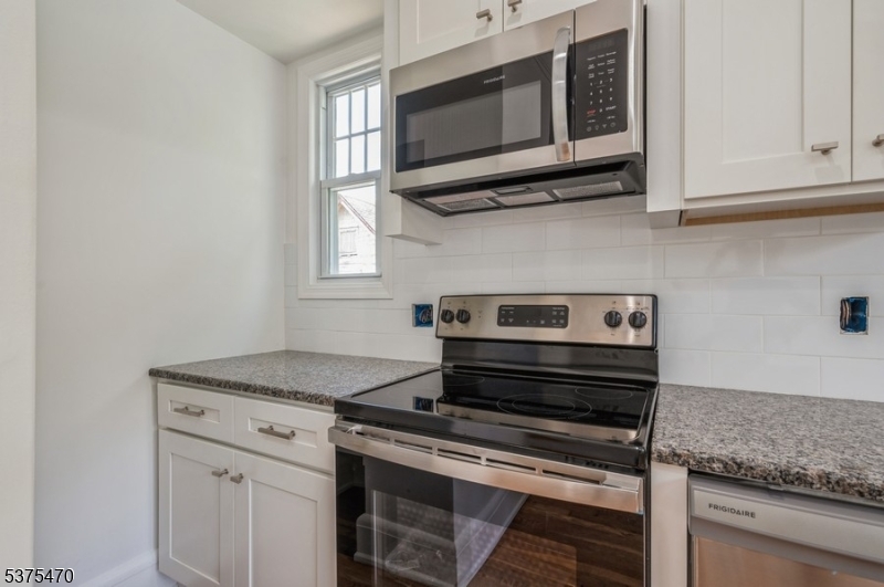 Somerville Boro, New Jersey 08876, United States, 2 Bedrooms Bedrooms, ,1 BathroomBathrooms,Residential,Pending,193848