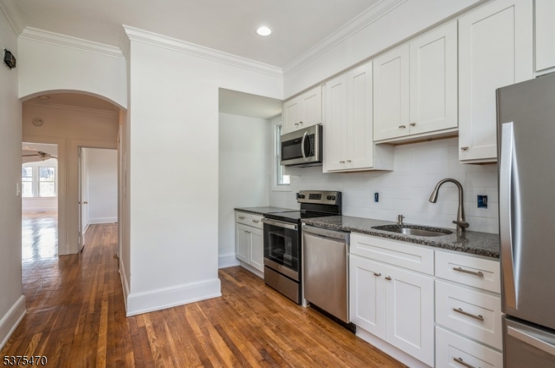 Somerville Boro, New Jersey 08876, United States, 2 Bedrooms Bedrooms, ,1 BathroomBathrooms,Residential,Pending,193848