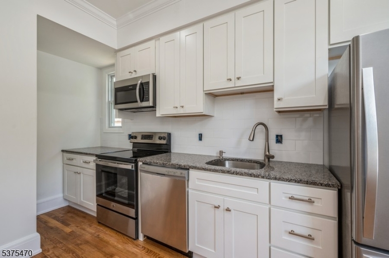 Somerville Boro, New Jersey 08876, United States, 2 Bedrooms Bedrooms, ,1 BathroomBathrooms,Residential,Pending,193848