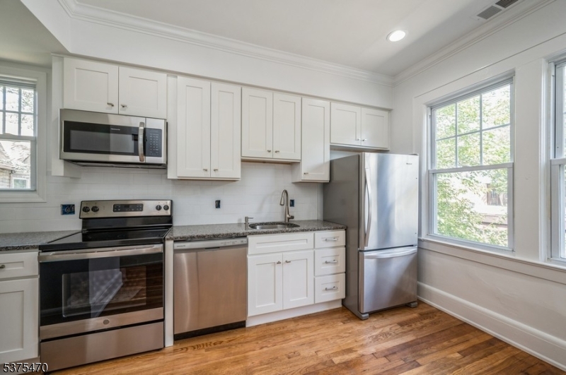 Somerville Boro, New Jersey 08876, United States, 2 Bedrooms Bedrooms, ,1 BathroomBathrooms,Residential,Pending,193848