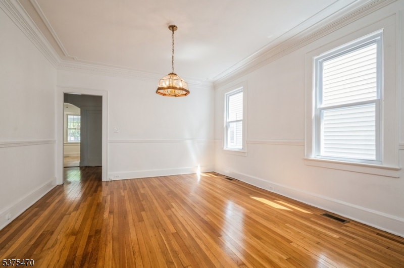 Somerville Boro, New Jersey 08876, United States, 2 Bedrooms Bedrooms, ,1 BathroomBathrooms,Residential,Pending,193848