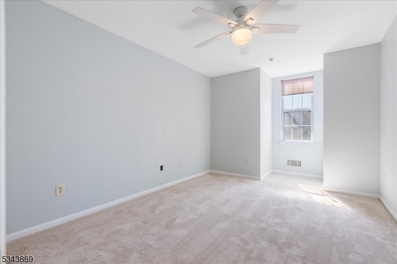 Clifton City, New Jersey 07012, United States, 3 Bedrooms Bedrooms, ,3 BathroomsBathrooms,Residential,Active,90084