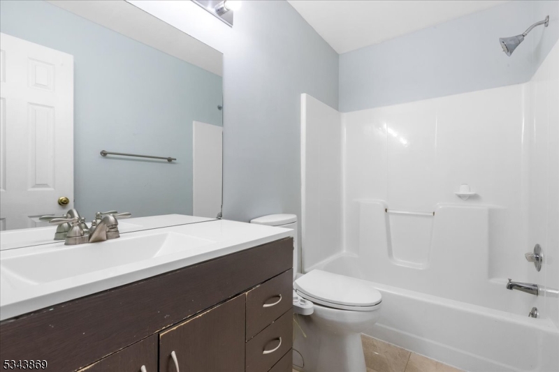 Clifton City, New Jersey 07012, United States, 3 Bedrooms Bedrooms, ,3 BathroomsBathrooms,Residential,Active,90084