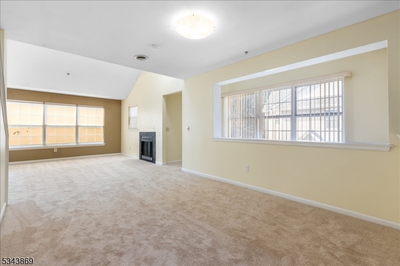 Clifton City, New Jersey 07012, United States, 3 Bedrooms Bedrooms, ,3 BathroomsBathrooms,Residential,Active,90084