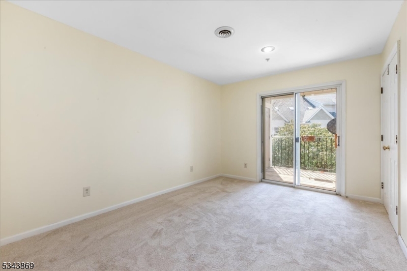 Clifton City, New Jersey 07012, United States, 3 Bedrooms Bedrooms, ,3 BathroomsBathrooms,Residential,Active,90084