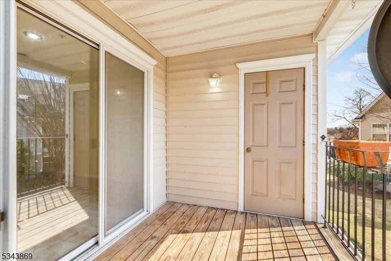 Clifton City, New Jersey 07012, United States, 3 Bedrooms Bedrooms, ,3 BathroomsBathrooms,Residential,Active,90084