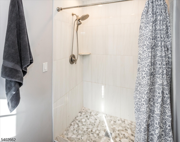 Cromwell Hills - Residential Lease