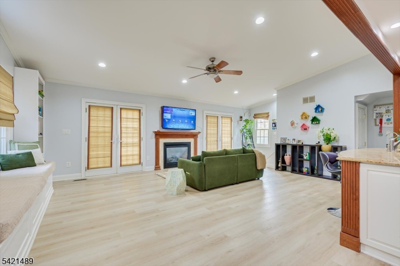 Lawrence Book Village Se - Residential