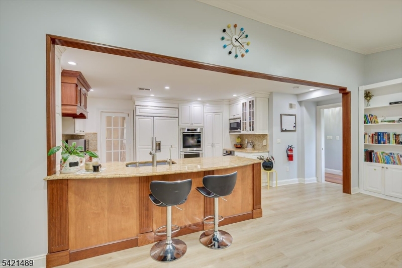 Lawrence Book Village Se - Residential