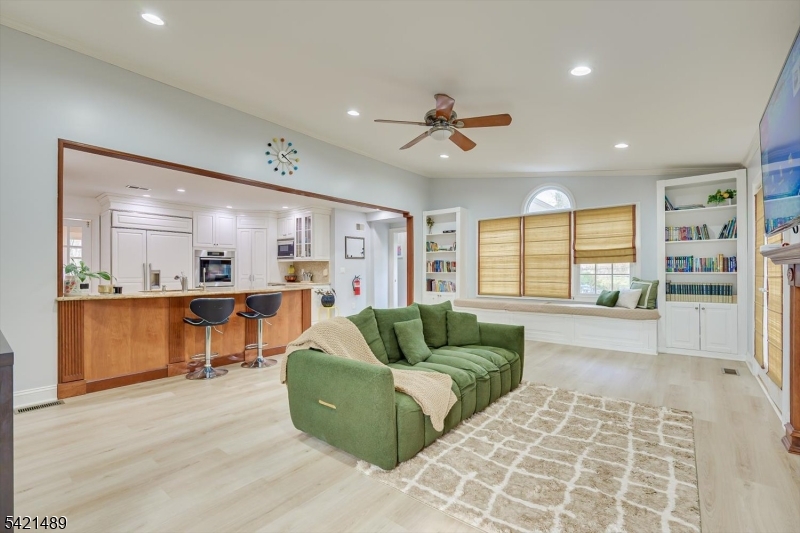 Lawrence Book Village Se - Residential