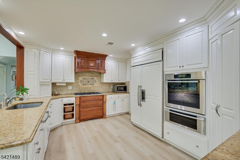 Lawrence Book Village Se - Residential