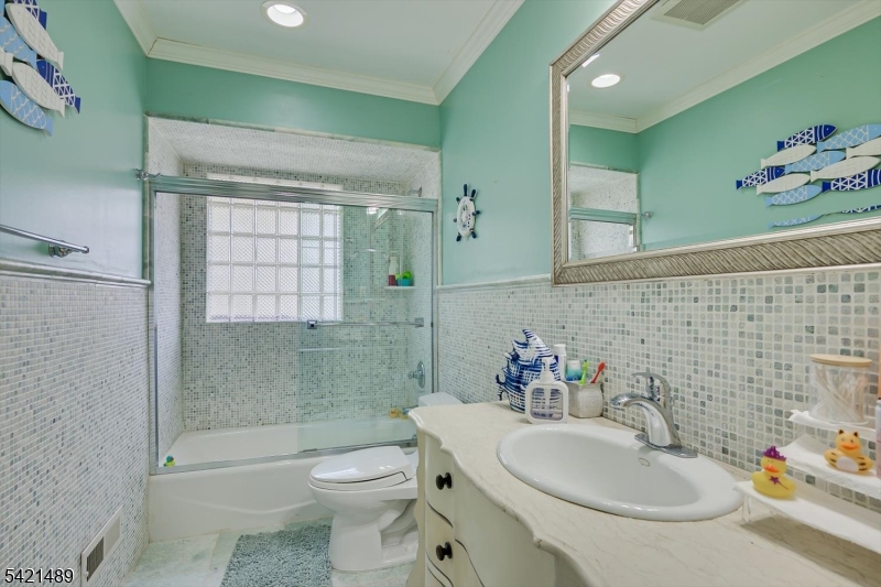 Lawrence Book Village Se - Residential