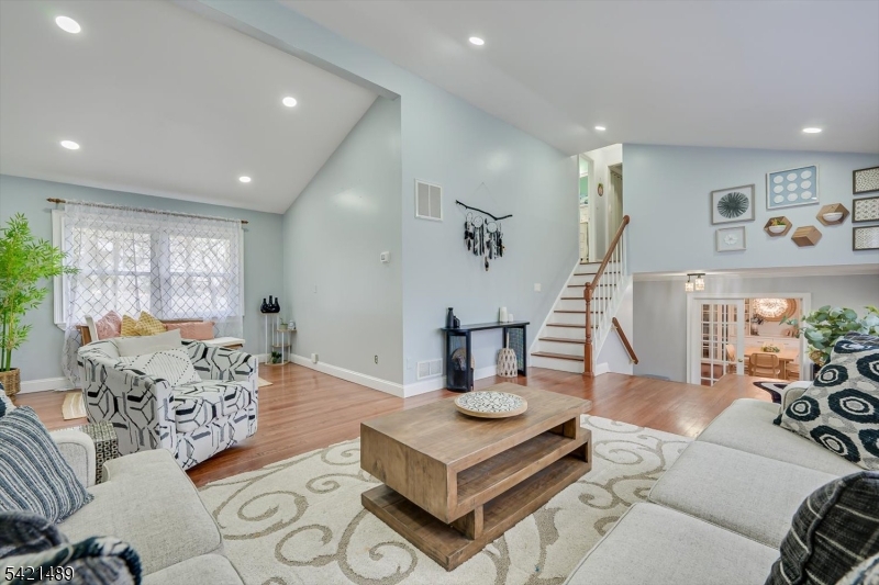 Lawrence Book Village Se - Residential