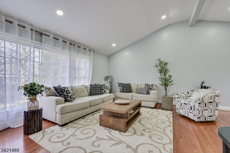 Lawrence Book Village Se - Residential