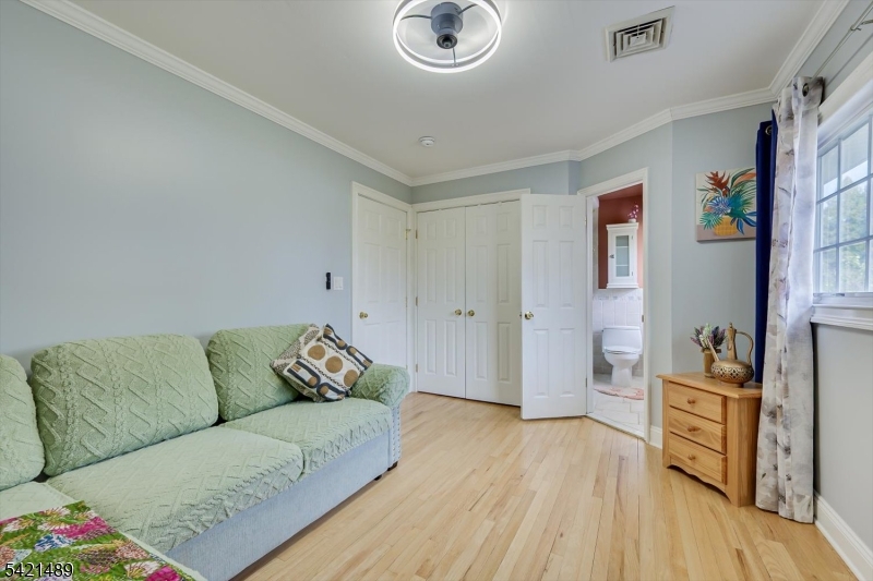 Lawrence Book Village Se - Residential