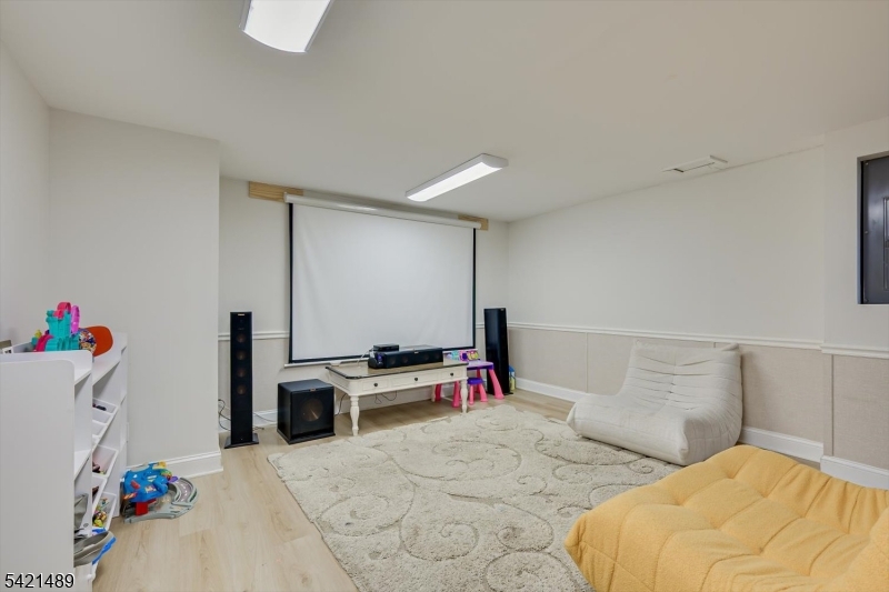 Lawrence Book Village Se - Residential