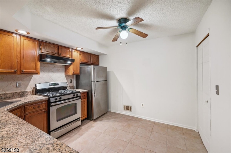 GLENBROOKE - Residential