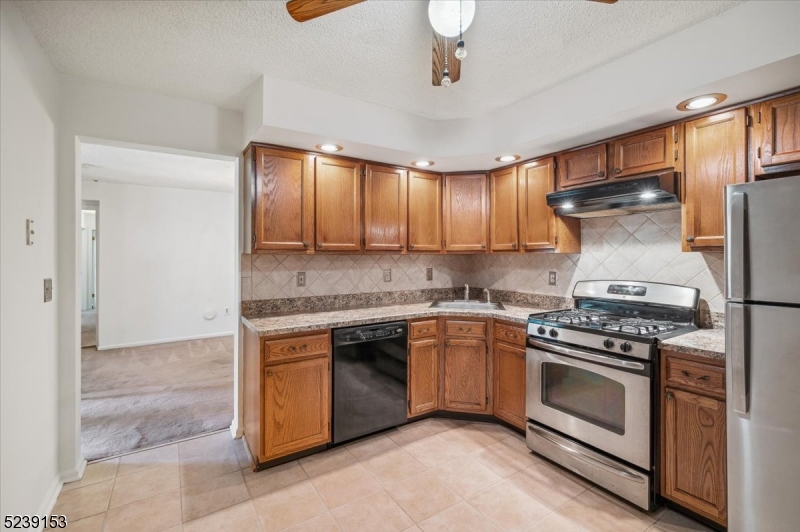 GLENBROOKE - Residential