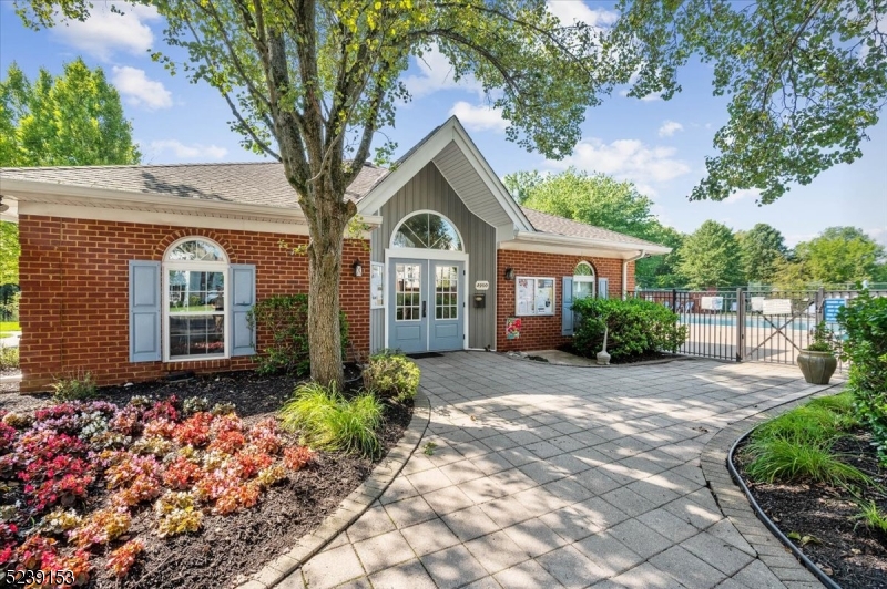 GLENBROOKE - Residential