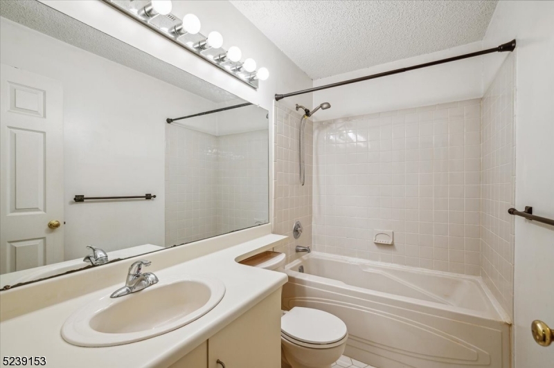 GLENBROOKE - Residential