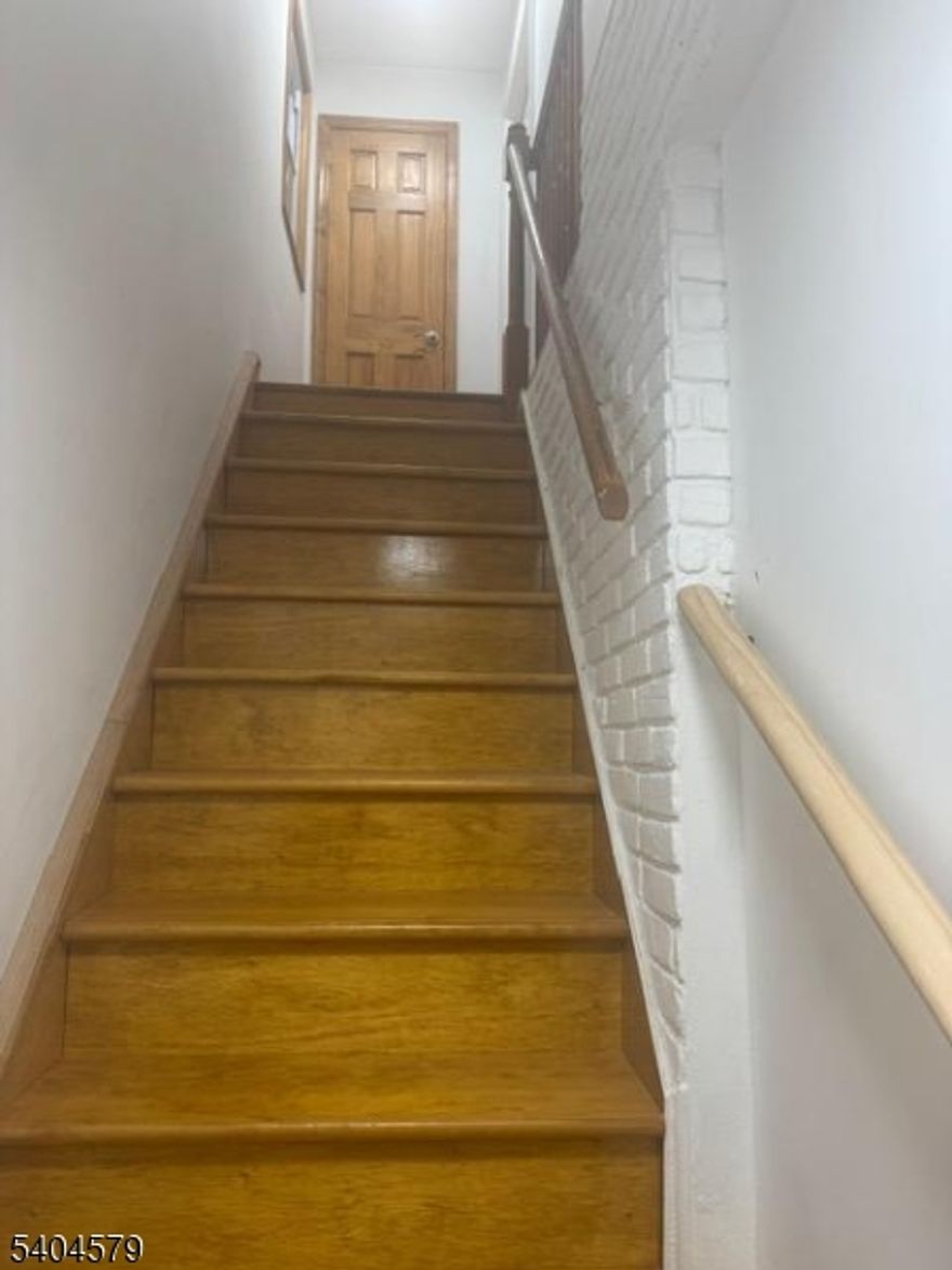 Come see this well-updated two-bedroom apartment, a kitchen and one bathroom with utilities included. Conveniently located near the park, train, and bus station. Laundromat is located just around the corner.