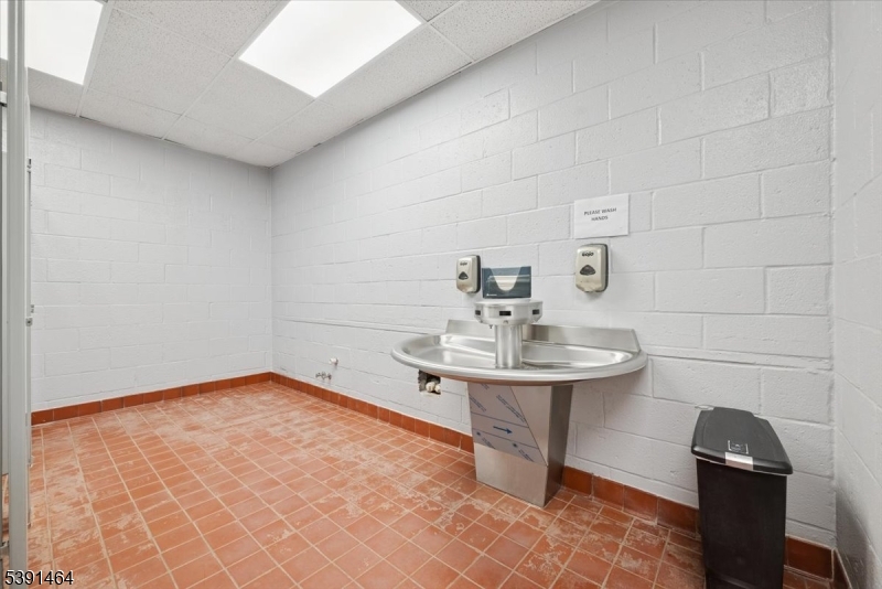 Branchburg Twp., New Jersey 08876, United States, ,Residential,Active,230038