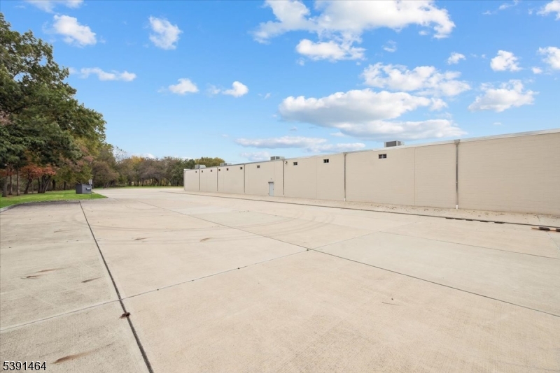 Branchburg Twp., New Jersey 08876, United States, ,Residential,Active,230038