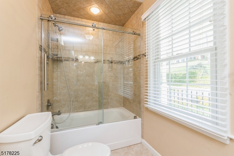 Rolling Hill at Skyline - Residential