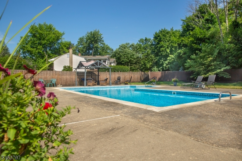 Ledgewood - Residential