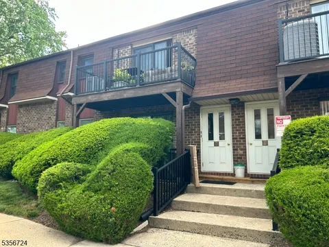 703 Nottingham Way, Raritan Twp., NJ 08822 - MLS#: 3961945