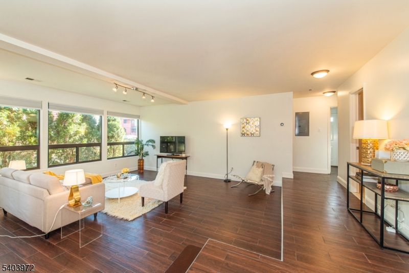 SLEEPY HOLLOW - Residential