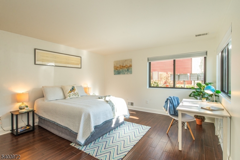 SLEEPY HOLLOW - Residential