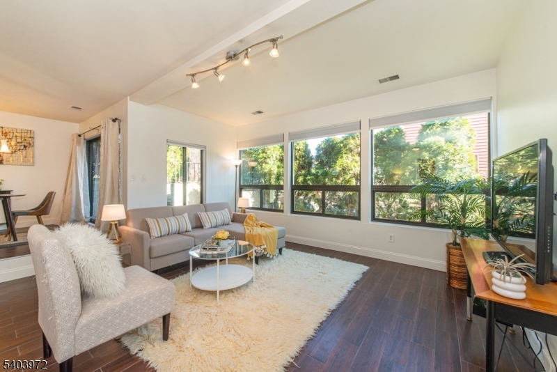 SLEEPY HOLLOW - Residential